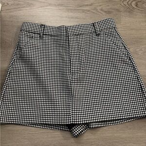Zara Black and White Houndstooth High Waist Shorts